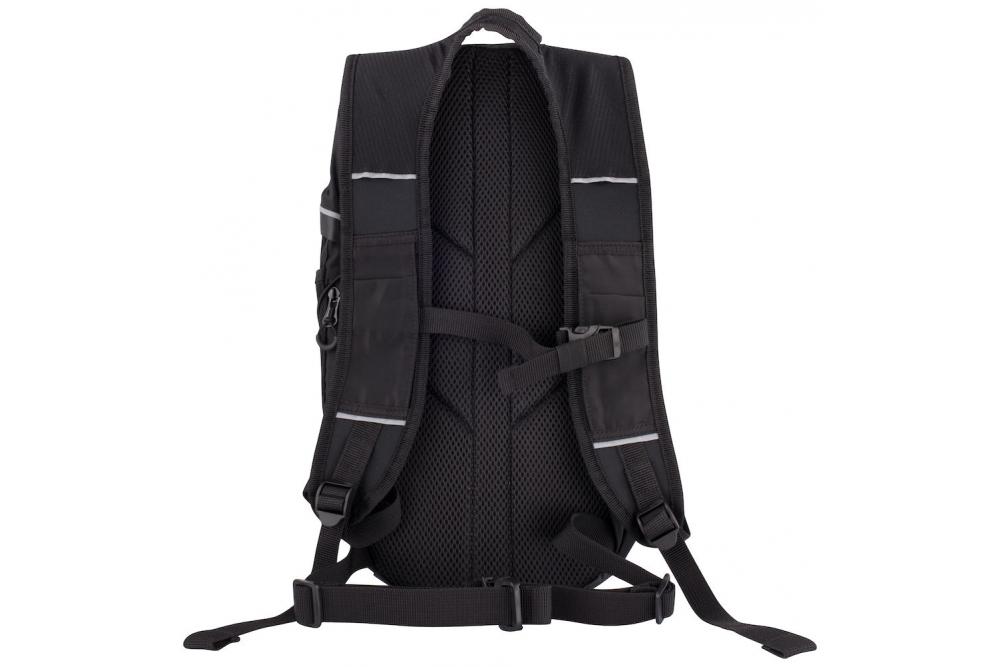 040242 99 DayBackpack Black Back