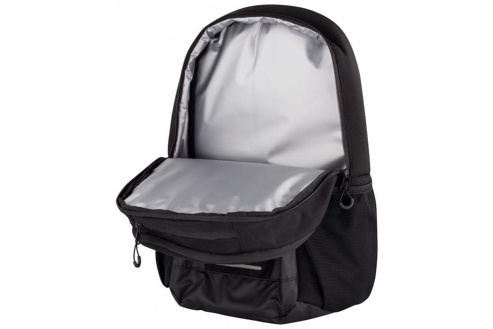 040243 99 CoolerBackpack Black closeup1