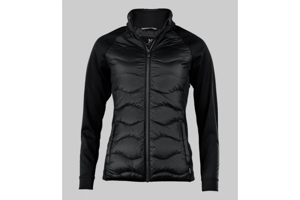 Nimbus Stillwater woman black