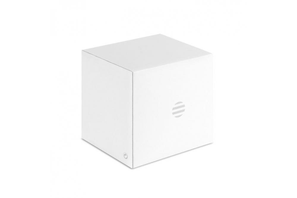 mo8288 03 box knocking