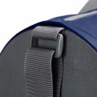 1582004 853 sportbag navy closeup