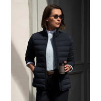 Nimbus Avalon woman image